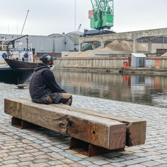 Street furniture - Drifter Bench, The Hague (NL)